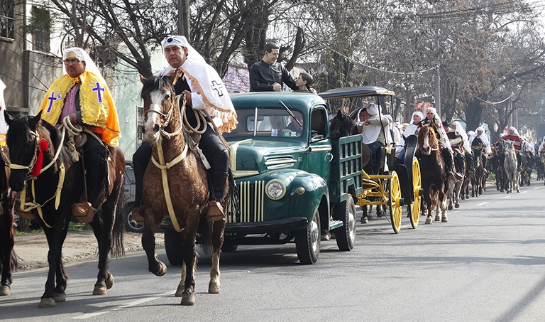 15 de agosto: La camioneta verde se viste de Cuasimodo