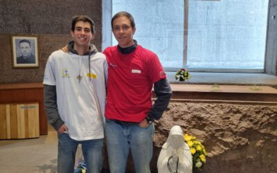 Jóvenes misioneros vinculados a la pastoral de la Universidad Católica de Chile peregrinan al Santuario del Padre Hurtado