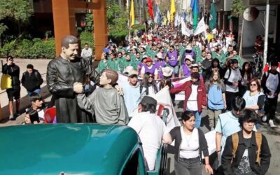 El Mercurio reconoce peregrinación juvenil de seis mil jóvenes