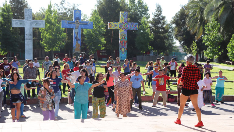 El Santuario Padre Hurtado recibió baile y alegría en el Día del Amor junto al Hogar de Cristo